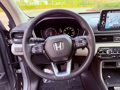 Used 2023 Honda Pilot Touring image 20