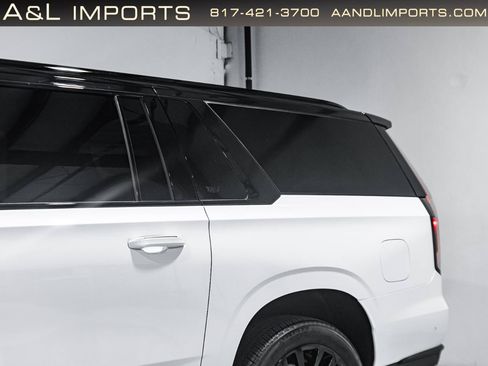 Used 2024 Cadillac Escalade ESV Premium Luxury w/ Performance Package AWD/4WD image 24