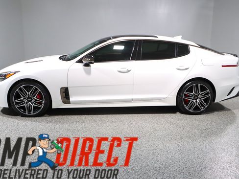 Used 2022 Kia Stinger GT1 RWD image 10