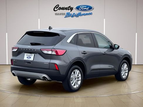 Used 2022 Ford Escape SE w/ Cold Weather Package image 22