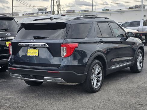 Used 2022 Ford Explorer XLT w/ Equipment Group 202A RWD image 8