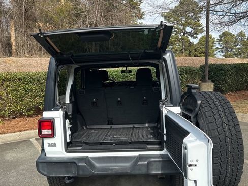 Used 2021 Jeep Wrangler Unlimited Sport image 30