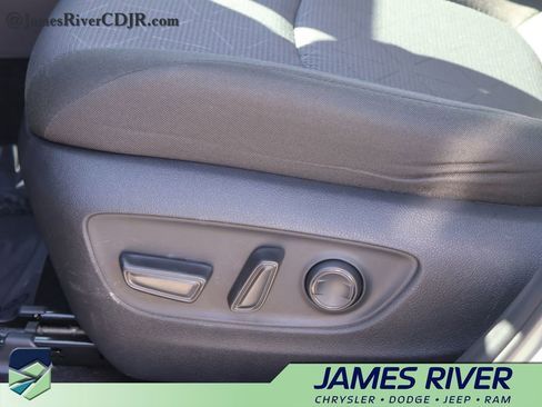 Used 2025 Toyota RAV4 XLE image 23