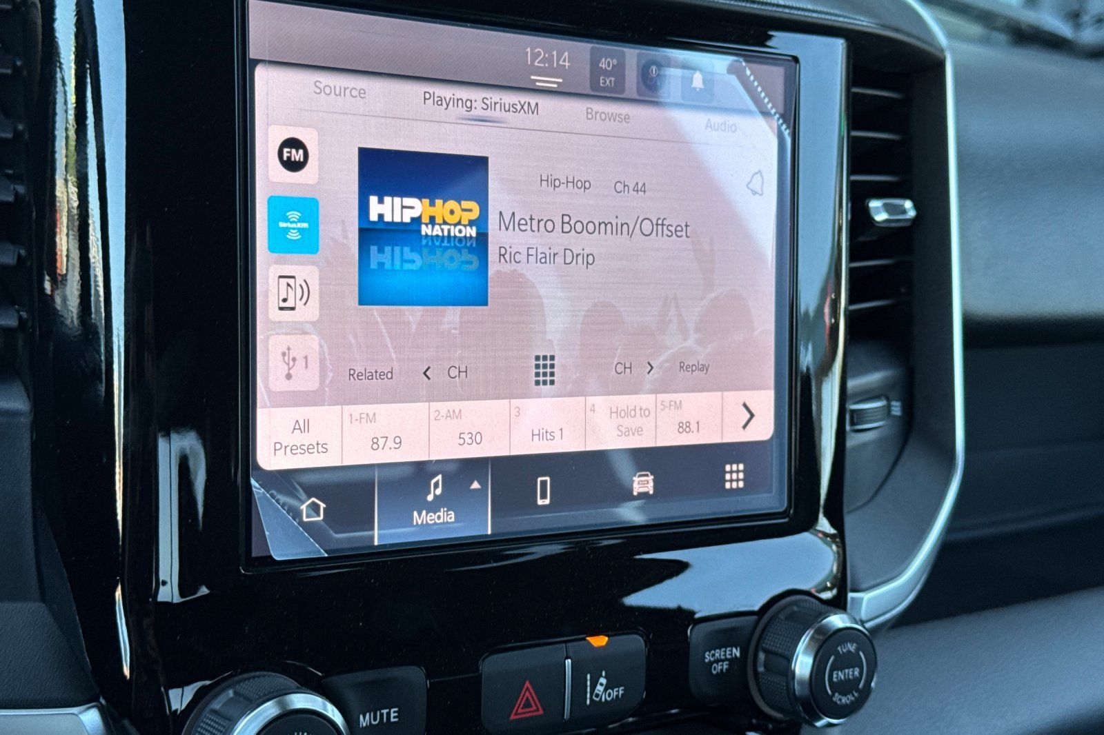 New 2026 RAM 1500 Express AWD/4WD image 16