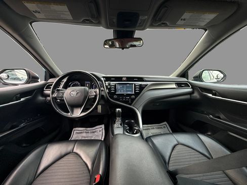 Used 2020 Toyota Camry SE FWD image 20