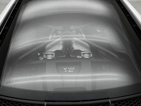 Used 2021 Audi R8 V10 RWD image 42