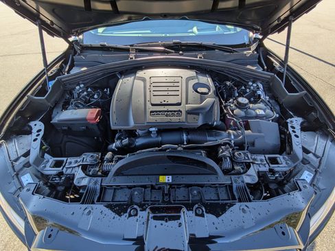 New 2026 Jaguar F-PACE R-Dynamic S image 32