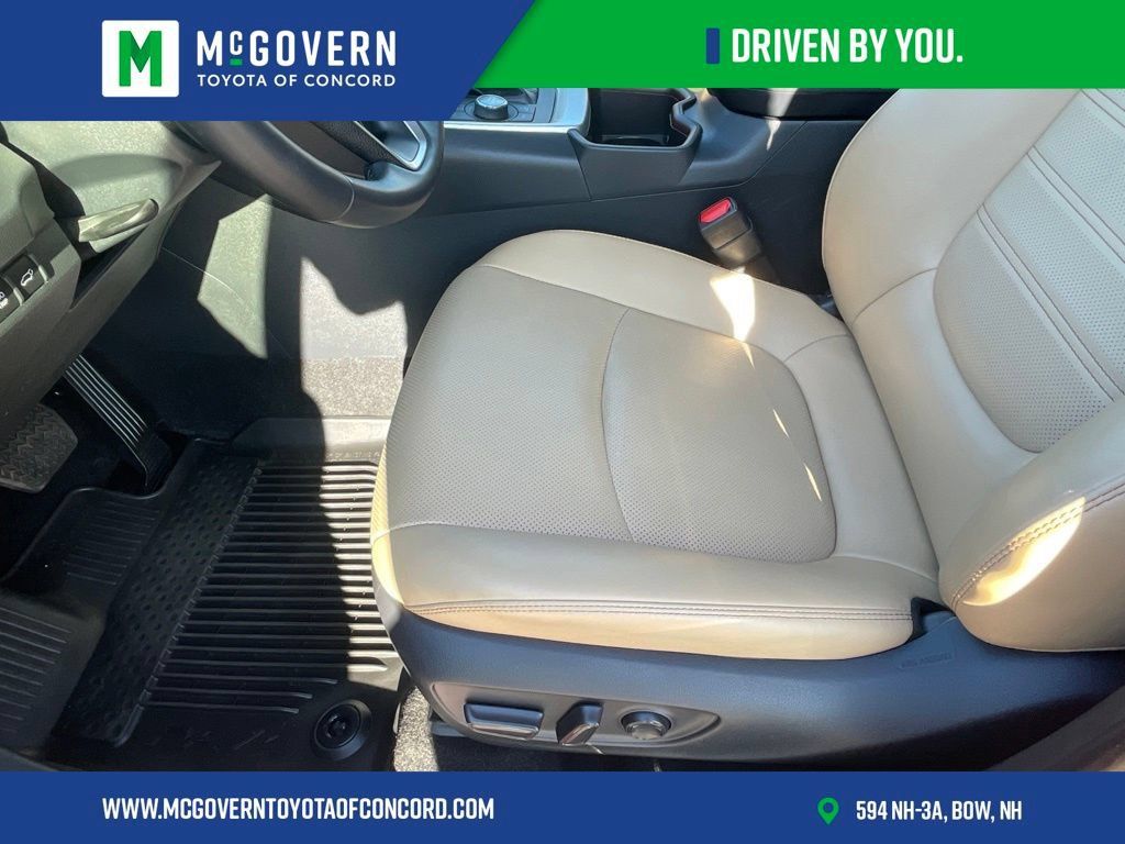 Used 2025 Toyota RAV4 Limited w/ Advanced Technology Package AWD/4WD image 10