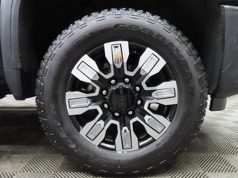 Used 2025 GMC Sierra 3500 Denali w/ Denali Reserve Package image 8