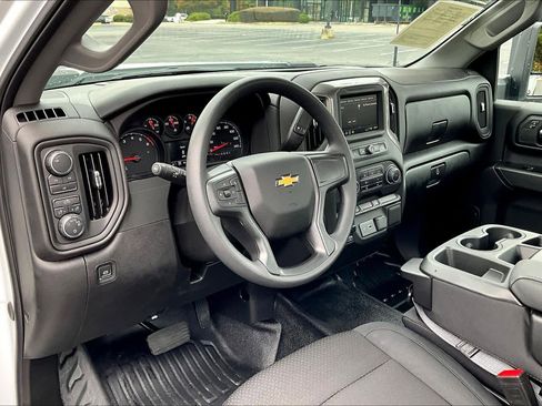 Used 2025 Chevrolet Silverado 2500 W/T w/ Snow Plow Prep/Camper Package image 17