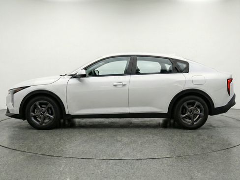 Used 2025 Kia K4 FWD image 5