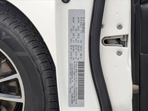 Used 2017 Dodge Journey SE w/ Flexible Seating Group image 23