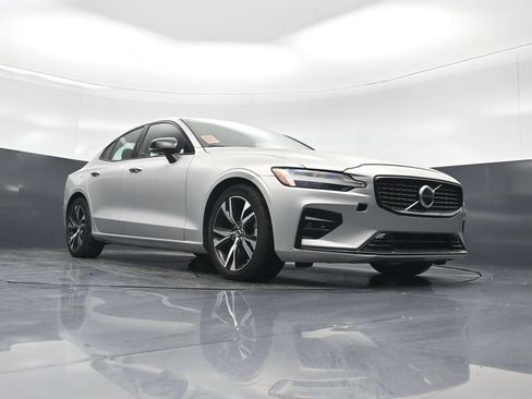 Used 2024 Volvo S60 B5 Core FWD image 44