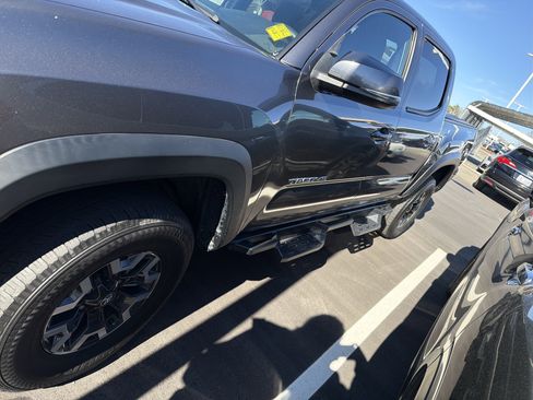 Used 2021 Toyota Tacoma TRD Off-Road image 7