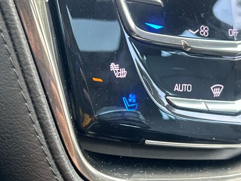 Used 2019 Cadillac CTS Luxury RWD image 29