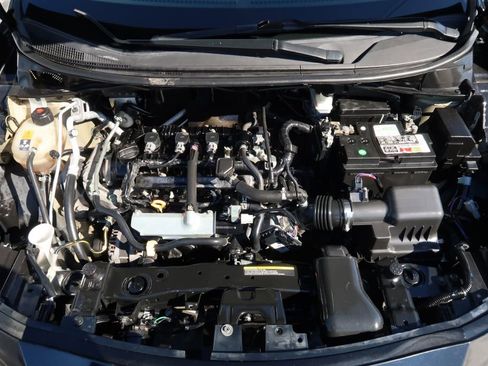 Used 2020 Nissan Versa SR image 12