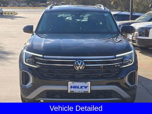 Used 2024 Volkswagen Atlas Peak Edition SE image 8