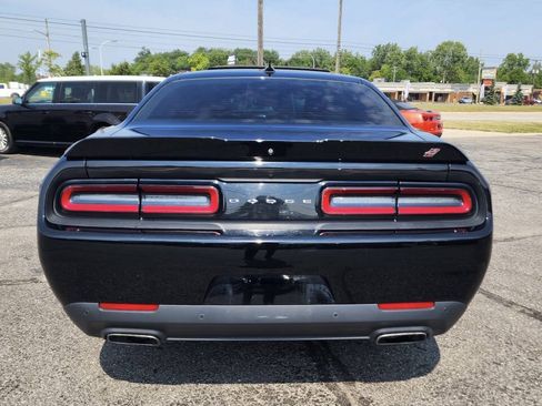 Used 2018 Dodge Challenger GT AWD/4WD image 15