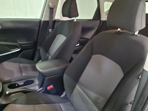 Used 2023 Kia Soul LX w/ LX Technology Package image 24