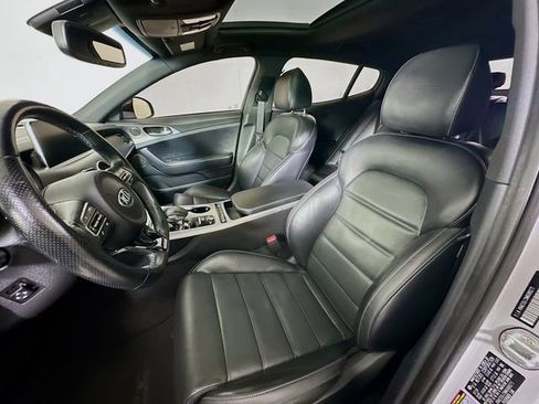 Used 2021 Kia Stinger GT2 image 22