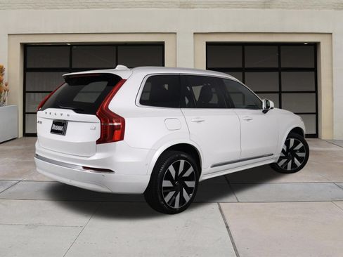 Certified 2023 Volvo XC90 T8 Ultimate AWD/4WD image 4