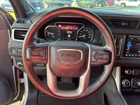 Used 2021 GMC Yukon Denali w/ Denali Premium Package image 14