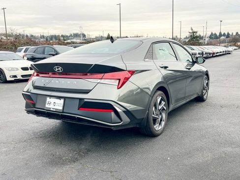 New 2025 Hyundai Elantra SEL FWD image 7