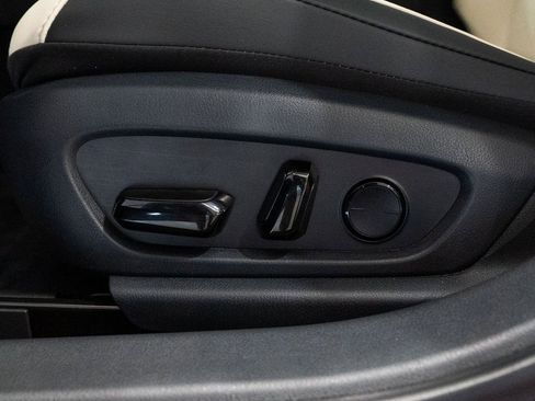 New 2025 Lexus ES 350 w/ Premium Package image 16