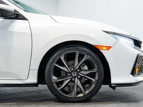Used 2019 Honda Civic Sport Touring image 9