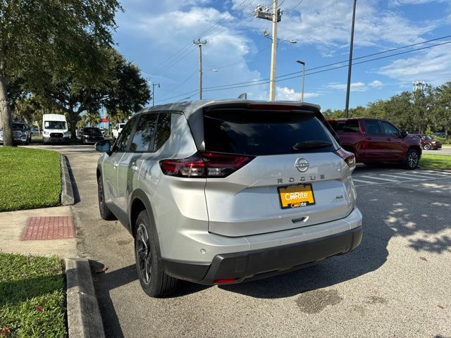 Used 2025 Nissan Rogue SV AWD/4WD image 5