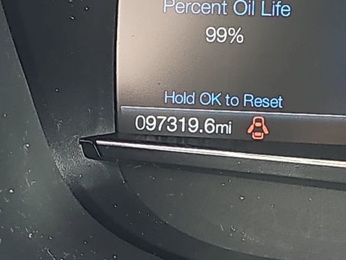 Used 2019 Ford Explorer XLT w/ Equipment Group 202A FWD image 22