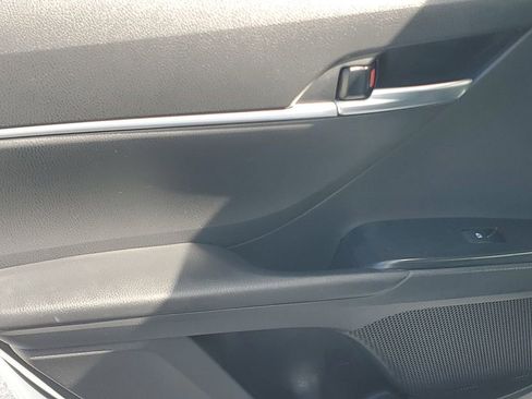 Used 2019 Toyota Camry SE image 42
