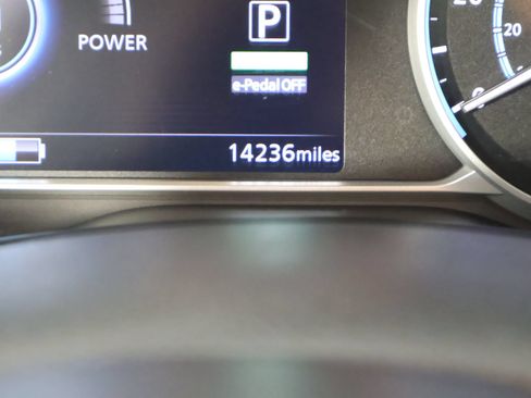 Used 2025 Nissan Leaf S FWD image 37