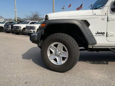 Used 2020 Jeep Gladiator Sport w/ Quick Order Package 24S image 9