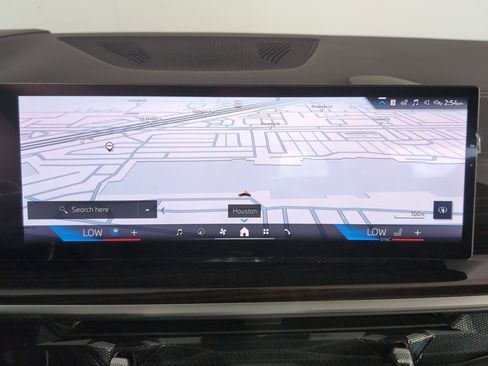 Used 2026 BMW X7 xDrive40i image 25