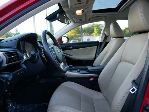 Used 2019 Lexus IS 300 image 8