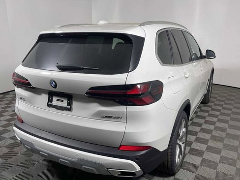 New 2026 BMW X5 xDrive40i w/ Parking Assistance Package image 3