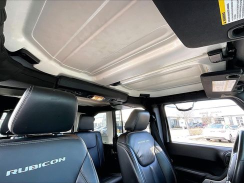 Used 2016 Jeep Wrangler Unlimited Rubicon image 16