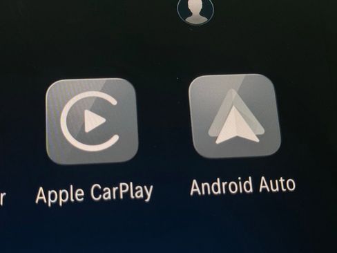 Used 2025 Mercedes-Benz GLC 300 4MATIC image 32