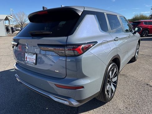 New 2026 Mitsubishi Outlander SE image 7