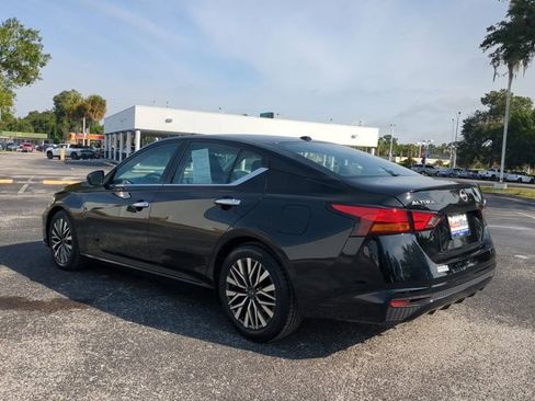 Used 2024 Nissan Altima 2.5 SV image 6
