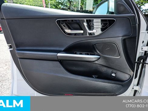 Used 2025 Mercedes-Benz C 300 Sedan image 34