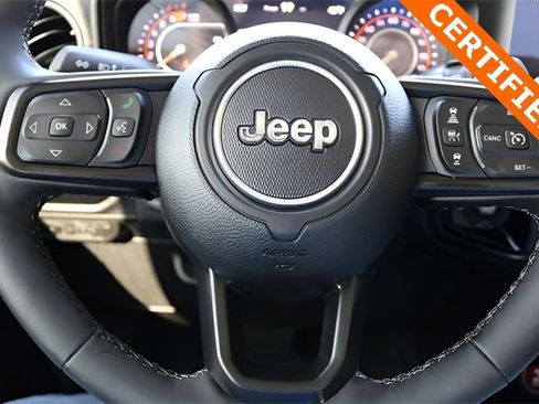 Used 2025 Jeep Wrangler Unlimited Rubicon image 20