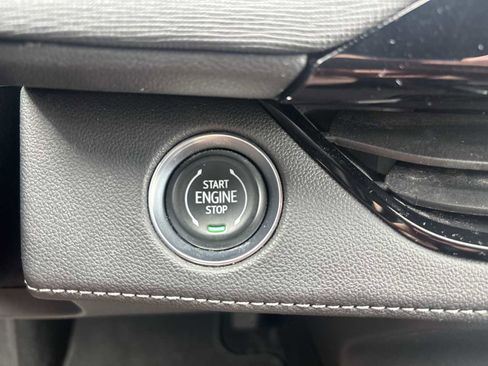 Used 2025 Buick Enclave Preferred AWD/4WD image 18