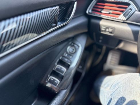 Used 2018 Honda Accord Sport image 36