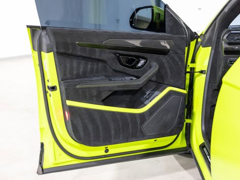 Used 2024 Lamborghini Urus Performante image 30