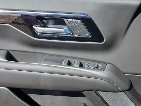 New 2026 Chevrolet Suburban LT w/ Comfort Package image 27