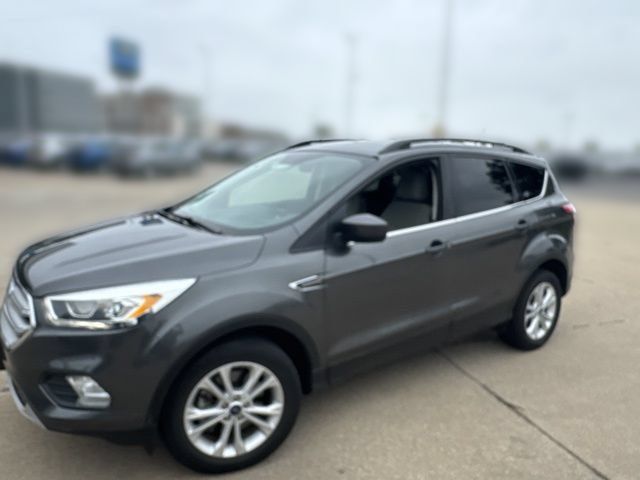 Used 2017 Ford Escape SE w/ Equipment Group 201A AWD/4WD image 1