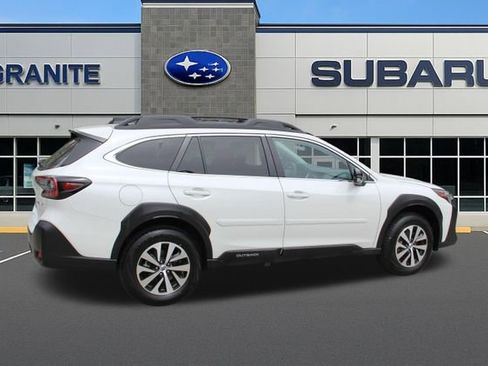 Certified 2025 Subaru Outback Premium AWD/4WD image 11
