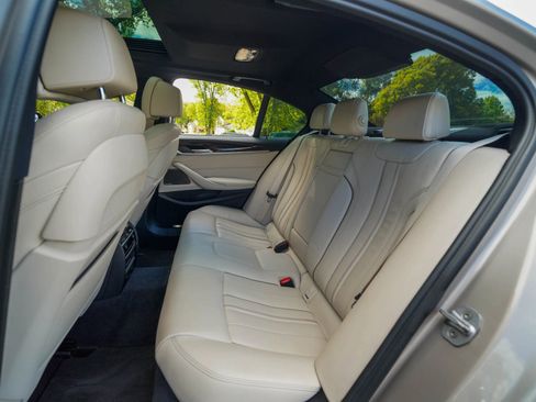 Used 2017 BMW 540i xDrive image 31